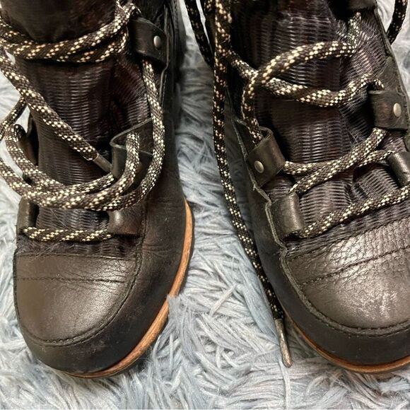 SOREL Sandy Black Leather Lace Up Wedge Boot Ankle Bootie Size 7 - Picture 2 of 5